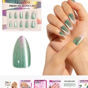 2x Melody Susie Nail Lot : Green Deco Press On Kits